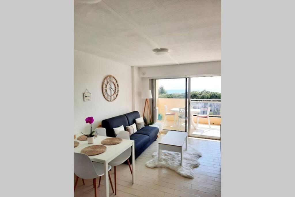 Appartement T2 avec magnifique vue mer, piscine, clim, parking à Antibes Extérieur photo